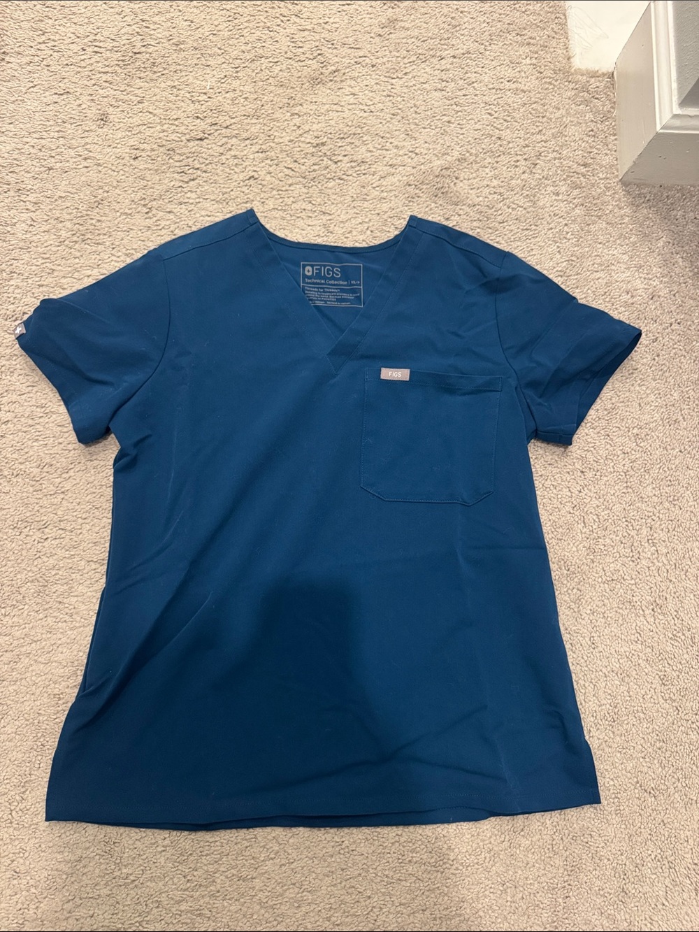 Figs Women’s teal V-Neck Scrub Top
